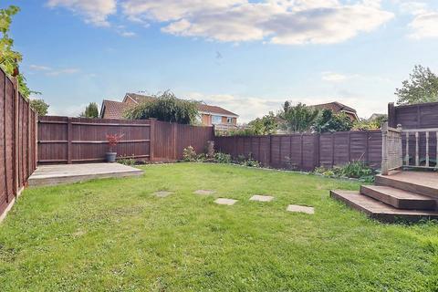 3 bedroom semi-detached house for sale, Chevening Court, Milton