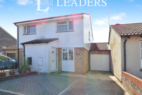 2 bedroom semi-detached house to rent, The Moorings, Littlehampton