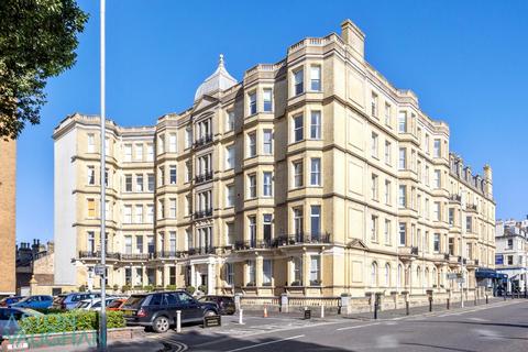 2 bedroom apartment for sale, Grand Avenue, Hove BN3