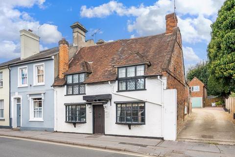 3 bedroom character property to rent, West Street, Farnham