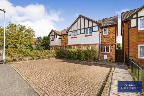 2 bedroom terraced house to rent, Elliott Avenue Ruislip Middlesex HA4 9LY