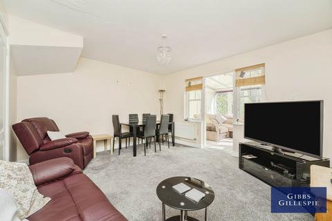 2 bedroom terraced house to rent, Elliott Avenue Ruislip Middlesex HA4 9LY