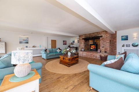 6 bedroom property for sale, The Stables, Edlington