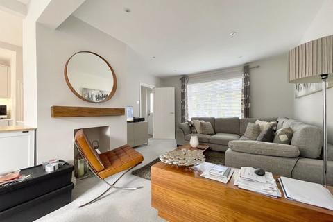 3 bedroom terraced house for sale, Elm Road, Esher