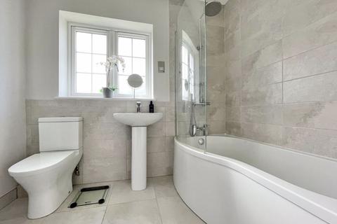 14 Elm Road, Claygate, Esher, KT10 0EH