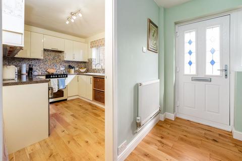 6 Barlow Close, Milcombe, Banbury, OX15 4SB