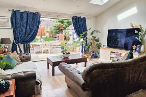 3 bedroom end of terrace house for sale, Maidstone Road, Rochester