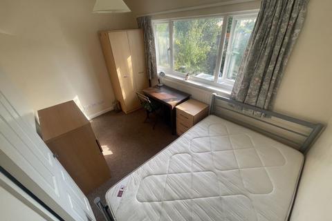 1 bedroom in a house share to rent, The Coppice, West Drayton, UB7