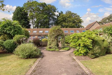 2 bedroom barn conversion for sale, Howell Hill Close, Mentmore