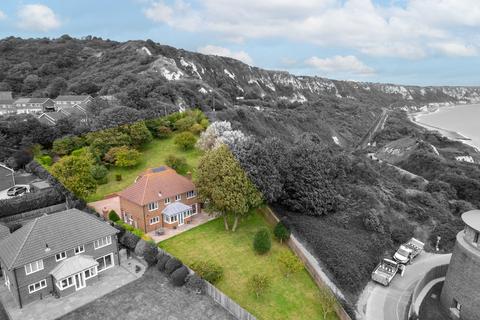 12 Swiss Way, Folkestone, CT19 6PJ