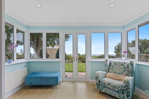 12 Swiss Way, Folkestone, CT19 6PJ