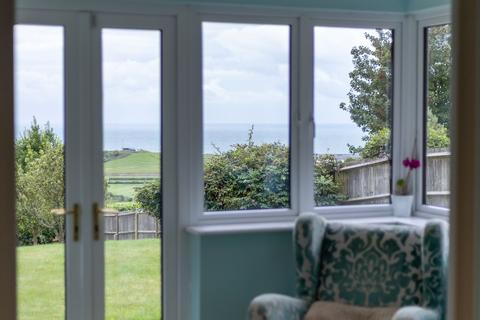 12 Swiss Way, Folkestone, CT19 6PJ