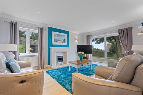 12 Swiss Way, Folkestone, CT19 6PJ