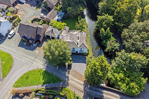 4 bedroom detached house for sale, Bellhouse Lane, Grappenhall