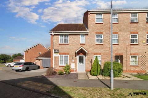 3 bedroom end of terrace house for sale, Aire Close, Brough, HU15