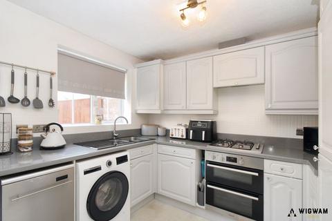 3 bedroom end of terrace house for sale, Aire Close, Brough, HU15