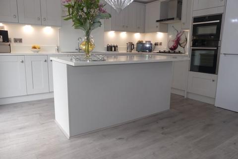 13 Arley Drive, Shaw, Oldham, OL2 8DY