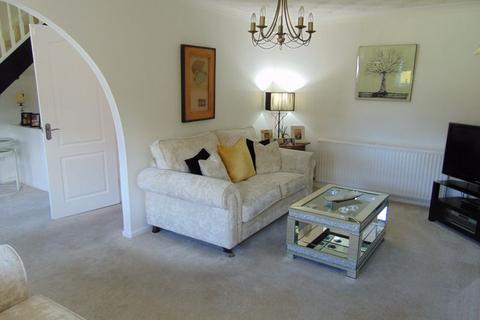 13 Arley Drive, Shaw, Oldham, OL2 8DY