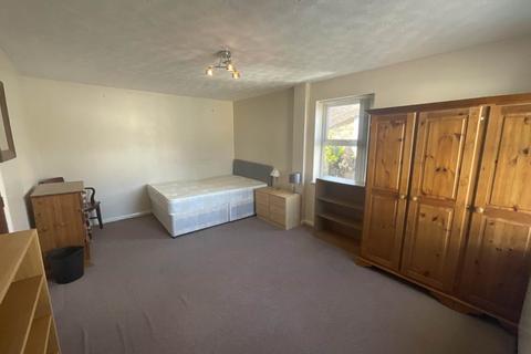 2 bedroom house to rent, Hatherley Road, Walthamstow, London