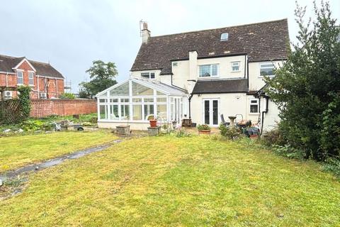 4 bedroom detached house for sale, Stroud Road, Gloucester