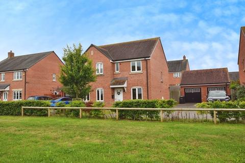 4 bedroom detached house for sale, Maundrell Lane, Salisbury                                                                        * VIDEO TOUR*