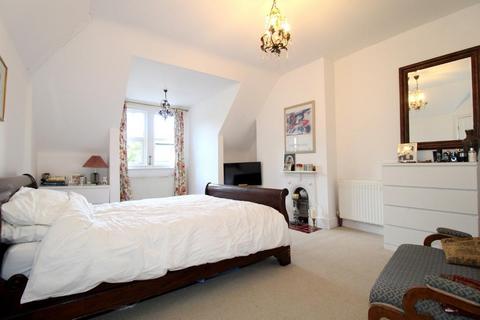 4 bedroom semi-detached house for sale, London Road, South Luton, Luton, Bedfordshire, LU1 3UG