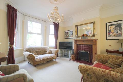 4 bedroom semi-detached house for sale, London Road, South Luton, Luton, Bedfordshire, LU1 3UG