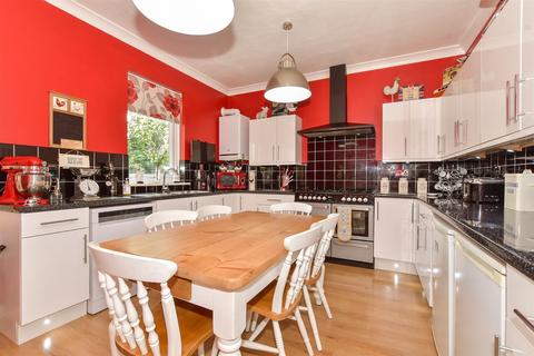 6 Alexandra Place, Dover, CT17 0SN