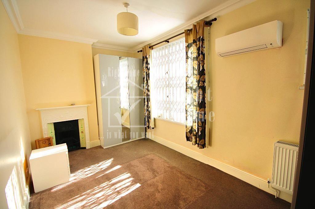 Apartment in WEMBLEY - View 5