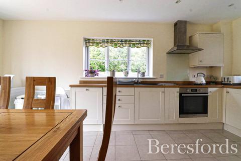 4 Southfields, Tillingham, Southminster, CM0 7FY