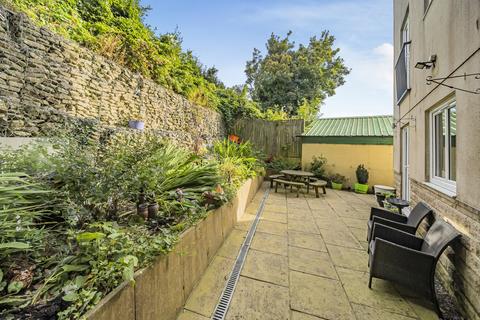4, St Lawrence View, 55 Chapeltown, Pudsey, LS28 7RZ