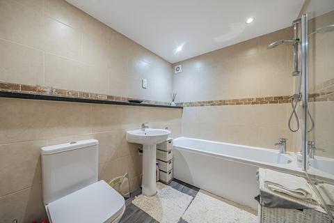 4, St Lawrence View, 55 Chapeltown, Pudsey, LS28 7RZ