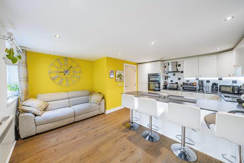 4, St Lawrence View, 55 Chapeltown, Pudsey, LS28 7RZ