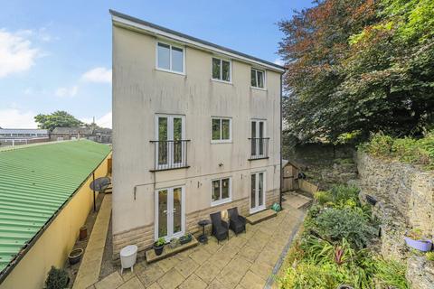 4, St Lawrence View, 55 Chapeltown, Pudsey, LS28 7RZ