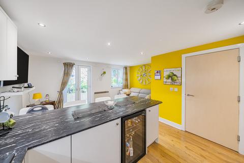 4, St Lawrence View, 55 Chapeltown, Pudsey, LS28 7RZ