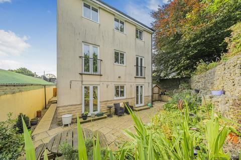 4, St Lawrence View, 55 Chapeltown, Pudsey, LS28 7RZ