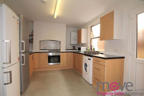 1 bedroom in a house share to rent, Ambrose Street, Cheltenham GL50