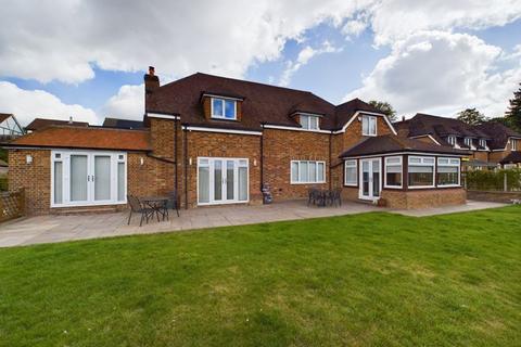 6 bedroom property for sale, Capstone Ridge, Gillingham