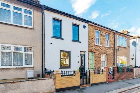 4 bedroom terraced house to rent, Mayfield Road, London