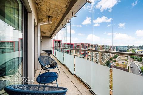 2 bedroom flat for sale, Swiftstone Tower, Peartree Way, London, SE10 0GT