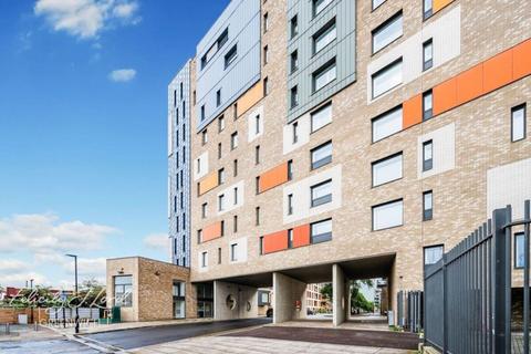 2 bedroom flat for sale, Swiftstone Tower, Peartree Way, London, SE10 0GT