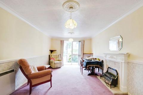 2 bedroom retirement property for sale, Fernlea Avenue, Ferndown BH22