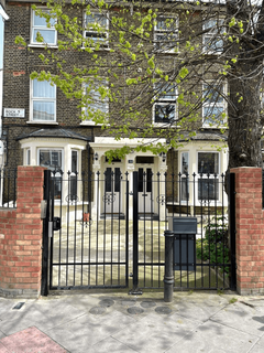 2 bedroom apartment to rent, Rock Street, London, N4