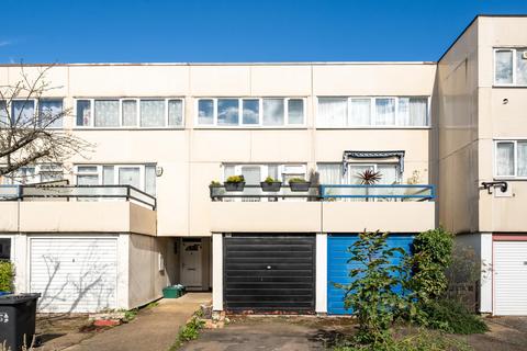 3 bedroom terraced house for sale, Illingworth Close, Mitcham CR4