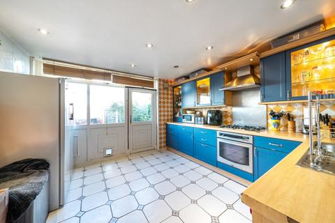 14 Illingworth Close, Mitcham, CR4 3QH