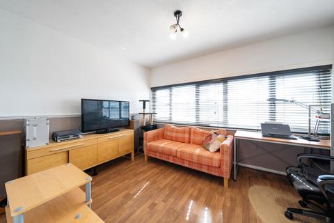 14 Illingworth Close, Mitcham, CR4 3QH