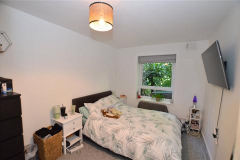 2 bedroom apartment to rent, Crystal Palace Parade, London, SE19