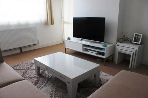 1 bedroom flat for sale, Redwald Road, London E5