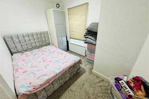 Flat 5, Westminster Court, 5 Hyde Close, Romford, RM1 4WE