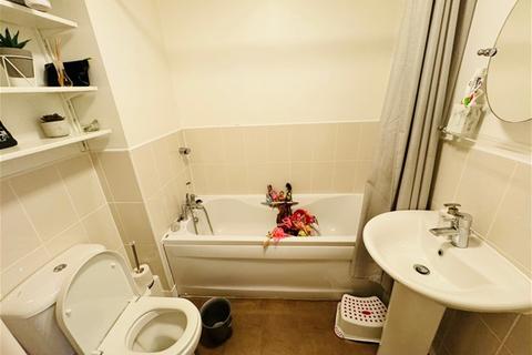 Flat 5, Westminster Court, 5 Hyde Close, Romford, RM1 4WE